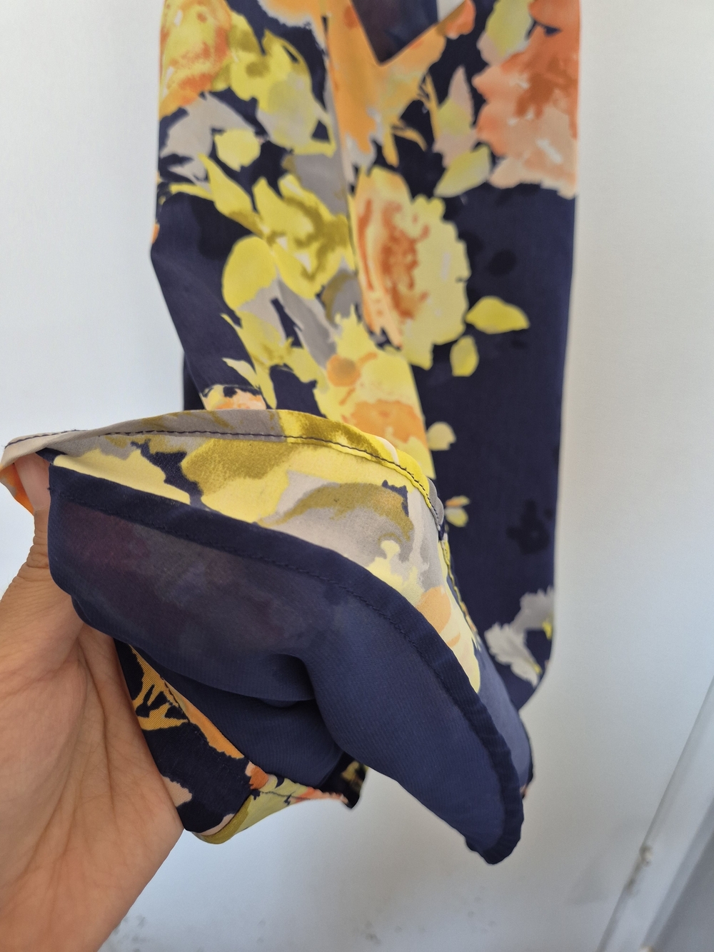 H&M Navy Floral V-Neck Cami Top - Picture 4 of 4